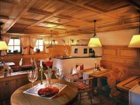 Rakouský hotel Kaprunerhof s restaurací