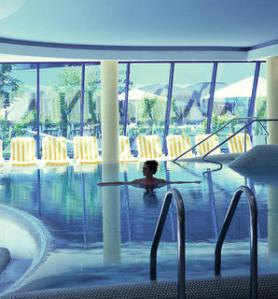 Rakouský hotel Steigenberger s bazénem