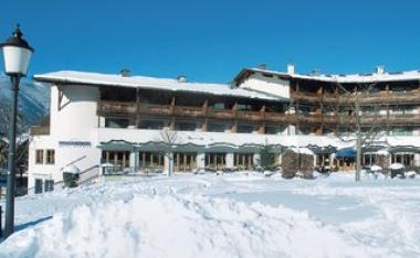 Rakouský hotel Steigenberger v zimě