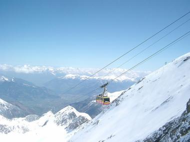 Kaprun a gondola jedoucí na ledovec Kitzsteinhorn