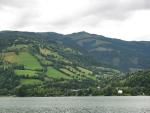 Pohled na jezero u rakouského Zell am See